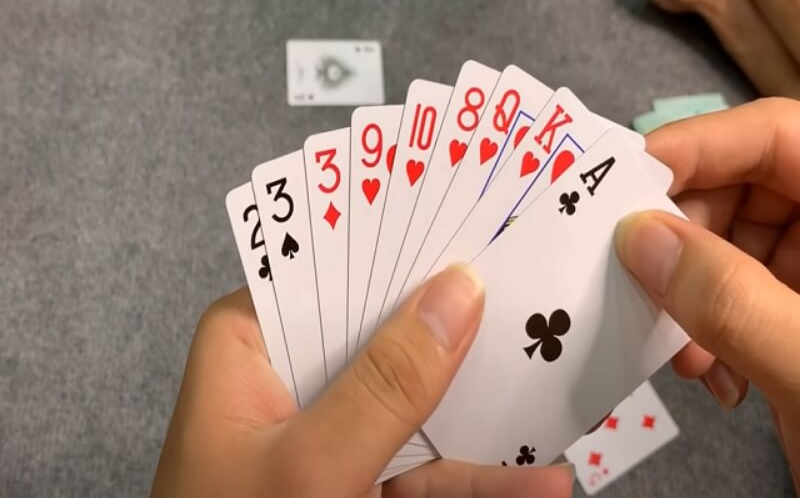 Cách Nhớ Bài Khi Chơi Tiến Lên - Bí Kíp Ghi Nhớ Để Luôn Thắng 4 Dùng quy luật đối xứng và logic loại trừ
